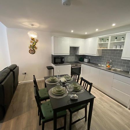 Modern 2 Bedroom Apartment, With Car Parking. Bitton المظهر الخارجي الصورة